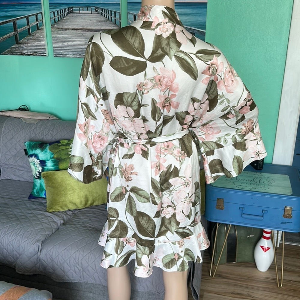 👰‍♀️Victoria’s Secret Bride Robe👰‍♀️ - Picture 7 of 8